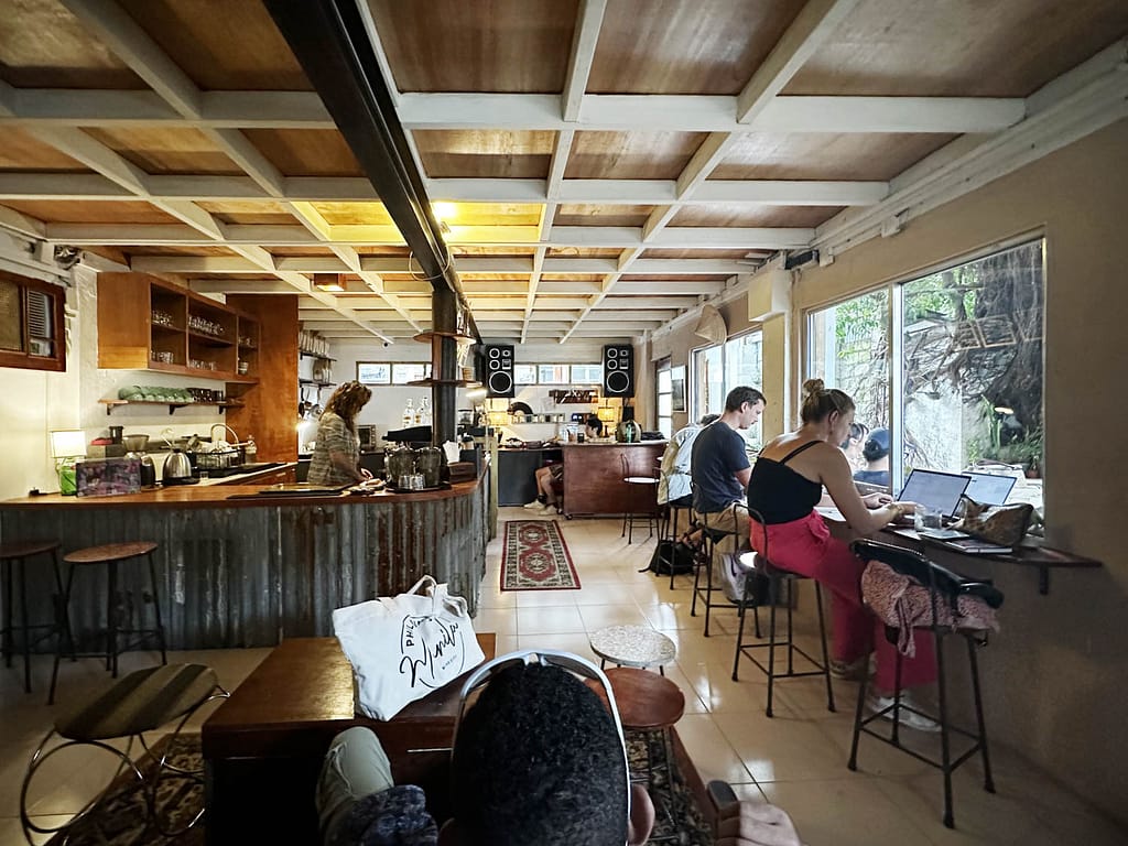 Makati Cafe / Annex House Manila